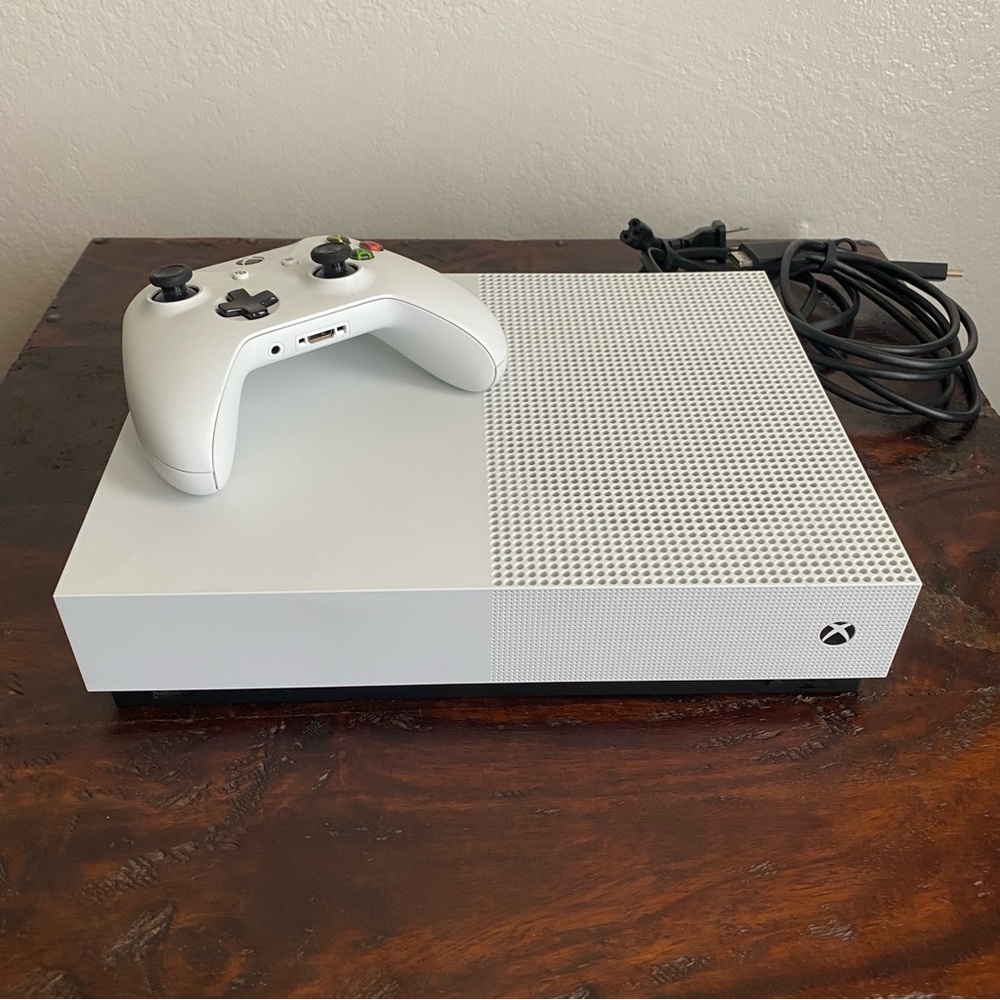 Xbox One S – All Digital Edition with Controller